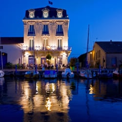 Petit Hôtel Marseillan - Abendstimmung Marseillan Port