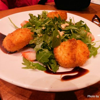 Bluestone Restaurant - Goat cheese and arugula salad - American Near Me - Timonium, Maryland Bluestone Restaurant - Goat cheese and arugula salad - American Near Me - Timonium, Maryland