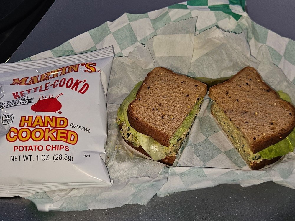 Lunch On The Charles Logo