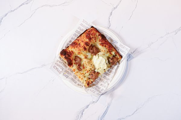 La Pizza by Tarallucci e Vino by null