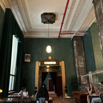 Conwell Hall - Sitting area - Cafes Near Me - New York, New York