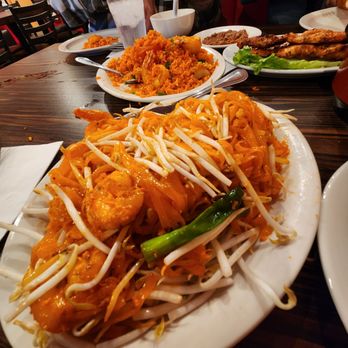 Vim Thai Restaurant - Shrimp pad Thai - Thai Near Me - Pico Rivera, California Vim Thai Restaurant - Shrimp pad Thai - Thai Near Me - Pico Rivera, California