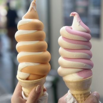 Meadowlark Dairy - orange creamsicle, vanilla, strawberry swirls - Ice Cream & Frozen Yogurt Near Me - Pleasanton, California Meadowlark Dairy - orange creamsicle, vanilla, strawberry swirls - Ice Cream & Frozen Yogurt Near Me - Pleasanton, California
