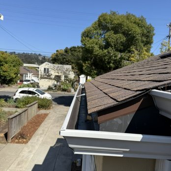 Pacific Coast Roofing Service - Pictures of the gutter taking on 9/18, weeks after the roof/gutter installations and after receiving invoice. - Roofing Near Me Pacific Coast Roofing Service - Pictures of the gutter taking on 9/18, weeks after the roof/gutter installations and after receiving invoice. - Roofing Near Me