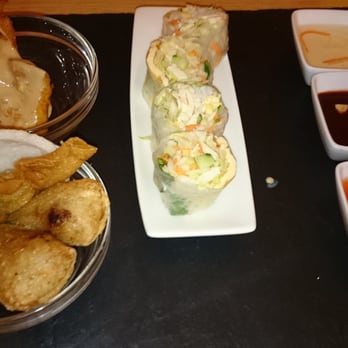 Thang Long - Gemischte Vorspeisenplatte, sollte man sich zu zweit teilen. - Vietnamese Near Me - Hamburg, HH Thang Long - Gemischte Vorspeisenplatte, sollte man sich zu zweit teilen. - Vietnamese Near Me - Hamburg, HH