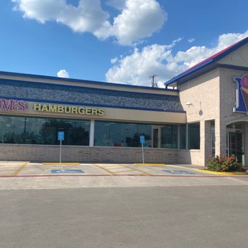 Braum's Ice Cream & Dairy Store - exterior - Ice Cream & Frozen Yogurt Near Me - Decatur, Texas Braum's Ice Cream & Dairy Store - exterior - Ice Cream & Frozen Yogurt Near Me - Decatur, Texas
