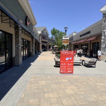 Norfolk Premium Outlets - Outlet Stores Near Me - Norfolk, Virginia