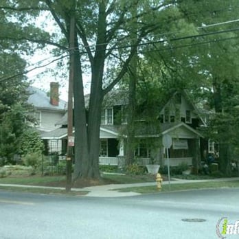 Royal Gardens - a street corner in a residential neighborhood - Landscaping Near Me Royal Gardens - a street corner in a residential neighborhood - Landscaping Near Me