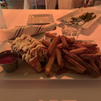Anker - Lobster Roll - Seafood Near Me - Greenport, New York