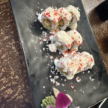 KUB KAO Thai & Sushi - Tiger Roll - Thai Near Me - Davie, Florida