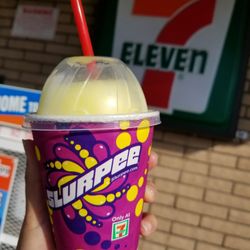 7-Eleven - Free surplee day