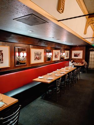 Clyde's Prime Rib Restaurant and Bar by null