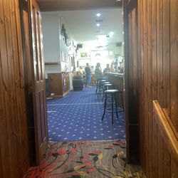 Empire Hotel - Typical bar with old style carpet