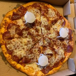 D'Aurelios - Pepperoni pizza (light sauce, medium cheese)