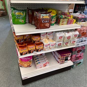 Woodlands Center - shelves of snacks and snacks for sale - Gas Stations Near Me - Pahoa, Hawaii Woodlands Center - shelves of snacks and snacks for sale - Gas Stations Near Me - Pahoa, Hawaii