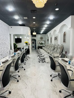 Our salon - Come discover the luxury of getting your nails and toes done with one of our specialist that will take care of you. Our salon - Come discover the luxury of getting your nails and toes done with one of our specialist that will take care of you.