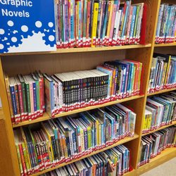 Elaine M. Panty Branch Library Riverside - Graphic novels.