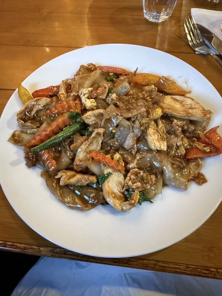 Food from PunThai Kitchen