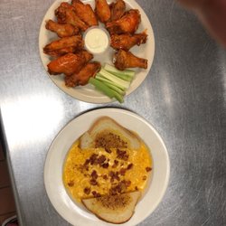 Side Pockets - The wings and the Mac Daddy are so yummy!!!