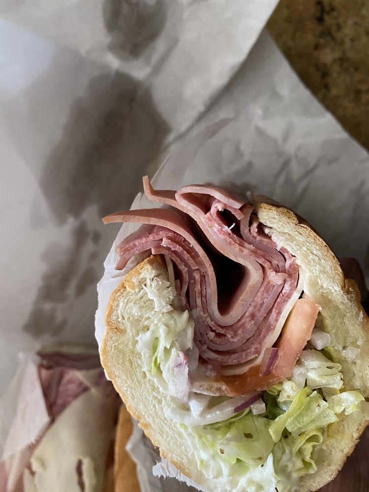 FRANK’S NEW YORK STYLE DELI Updated May 2024 287 Photos & 450