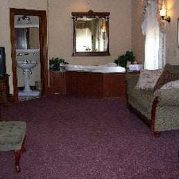 Hotel Ruby Marie - Hotels Near Me - Madison, Wisconsin