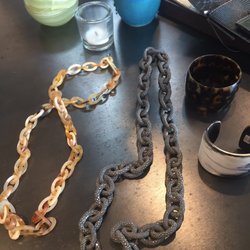 Gladstone - Grey stingray necklace
