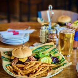 Broadway Bar & Pizza