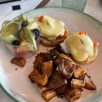 Glass Kitchen - Smoked salmon Egg's benny - Breakfast & Brunch Near Me - Markham, Ontario