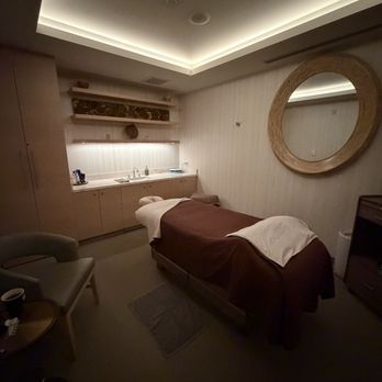 Spa Edgewood - Massage room - Day Spas Near Me - Stateline, Nevada Spa Edgewood - Massage room - Day Spas Near Me - Stateline, Nevada