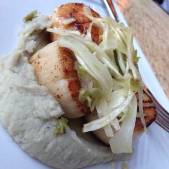 How to Cook a Wolf - Scallops with flava bean shaved fennel and castelvetrano olive - Italian Near Me - Seattle, Washington
