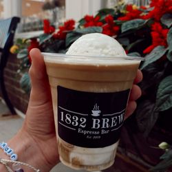 1832 Brew Espresso Bar - Nitro cold brew floats