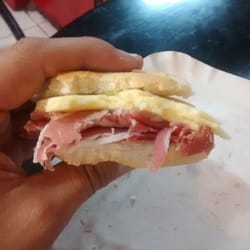 Cyclone - 30% queso, 40% jamón crudo, 30% pan.