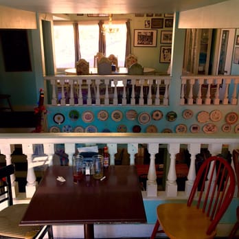 W D Deli - Cozy interior. - Delis Near Me - San Antonio, Texas