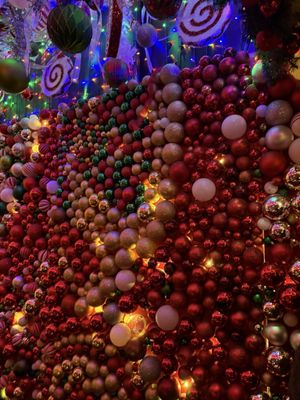 Frosty's Christmas Bar - Los Angeles by null