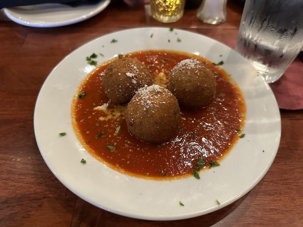 Gallo's Kitchen + Bar