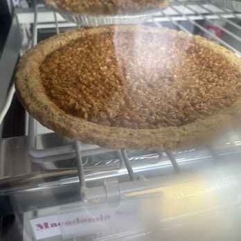 The Right Slice - Macadamia Nut whole pie - Desserts Near Me - Kalaheo, Hawaii