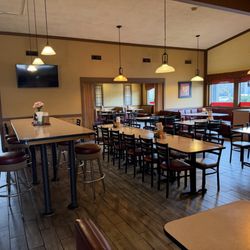 Happy Teriyaki - Dining area