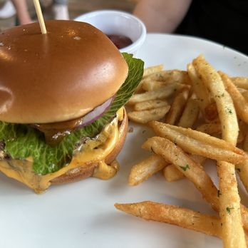 Dacha Beer Garden Navy Yard - Peanut Butter Burger - Beer Gardens Near Me - Washington, DC, District of Columbia