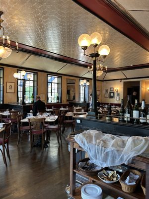 Petit Louis Bistro by null