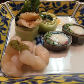 Izumi - Sushi Bars Near Me - Kirkland, Washington
