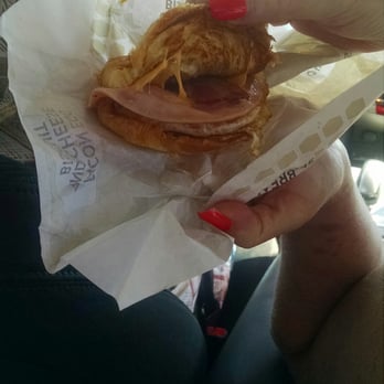 Jack in the Box - After a 25 minute wait, my dad didn't even get the right sandwich! - Burgers Near Me - Yucca Valley, California Jack in the Box - After a 25 minute wait, my dad didn't even get the right sandwich! - Burgers Near Me - Yucca Valley, California