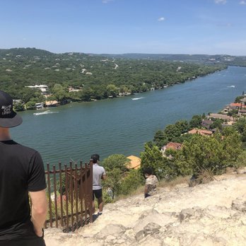 Mount Bonnell - Mount Bonnell View - Hiking Near Me - Austin, Texas Mount Bonnell - Mount Bonnell View - Hiking Near Me - Austin, Texas
