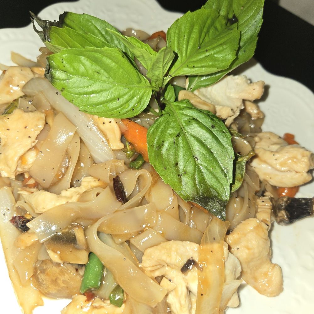 Tifudi - Rice noodles stir-fried with fresh basil, peppercorn, onion, carrot and bell peppers.Pad Khee Moa - Thai Near Me - Augusta, Georgia Tifudi - Rice noodles stir-fried with fresh basil, peppercorn, onion, carrot and bell peppers.Pad Khee Moa - Thai Near Me - Augusta, Georgia