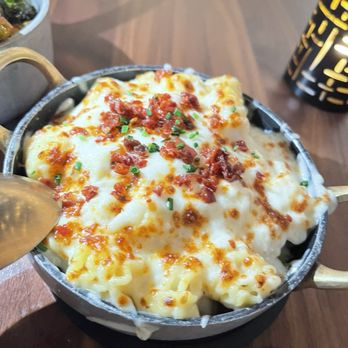 Gordon Ramsay Hell’s Kitchen - Bacon Mac and cheese - Bars Near Me - Mashantucket, Connecticut