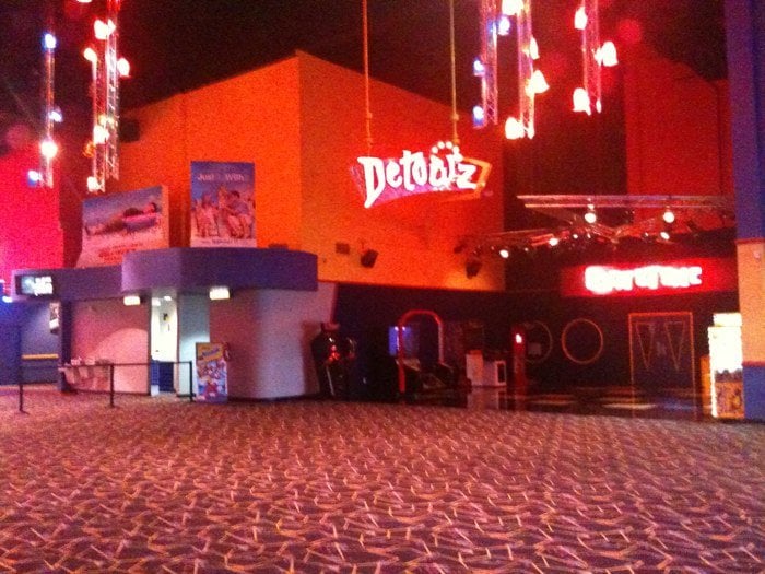 HOLLYWOOD THEATRES Updated October 2024 18 Reviews 7200 Woodway