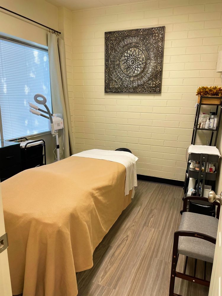 Serenity Holistic Treatment Logo