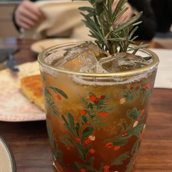 Joyce - Holiday spritzer - Southern Near Me - Los Angeles, California Joyce - Holiday spritzer - Southern Near Me - Los Angeles, California