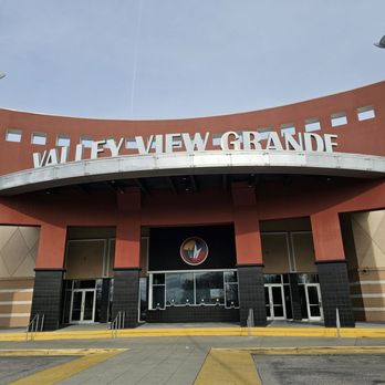 Regal Valley View Grande - The entrance to the movie theater during the day. - Cinema Near Me - Roanoke, Virginia