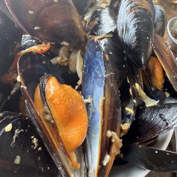 Vu Resto and Bar - American Near Me - St John's, Newfoundland and Labrador