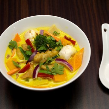 Chau Resto Bar - Feuriger Erdapfel - Fruchtig-aromatisches Hähnchen Curry mit Süßkartoffeln - Asian Fusion Near Me - Haan, NW Chau Resto Bar - Feuriger Erdapfel - Fruchtig-aromatisches Hähnchen Curry mit Süßkartoffeln - Asian Fusion Near Me - Haan, NW